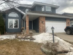 Read more about the article Top 5 Signs Your Home Needs New Siding